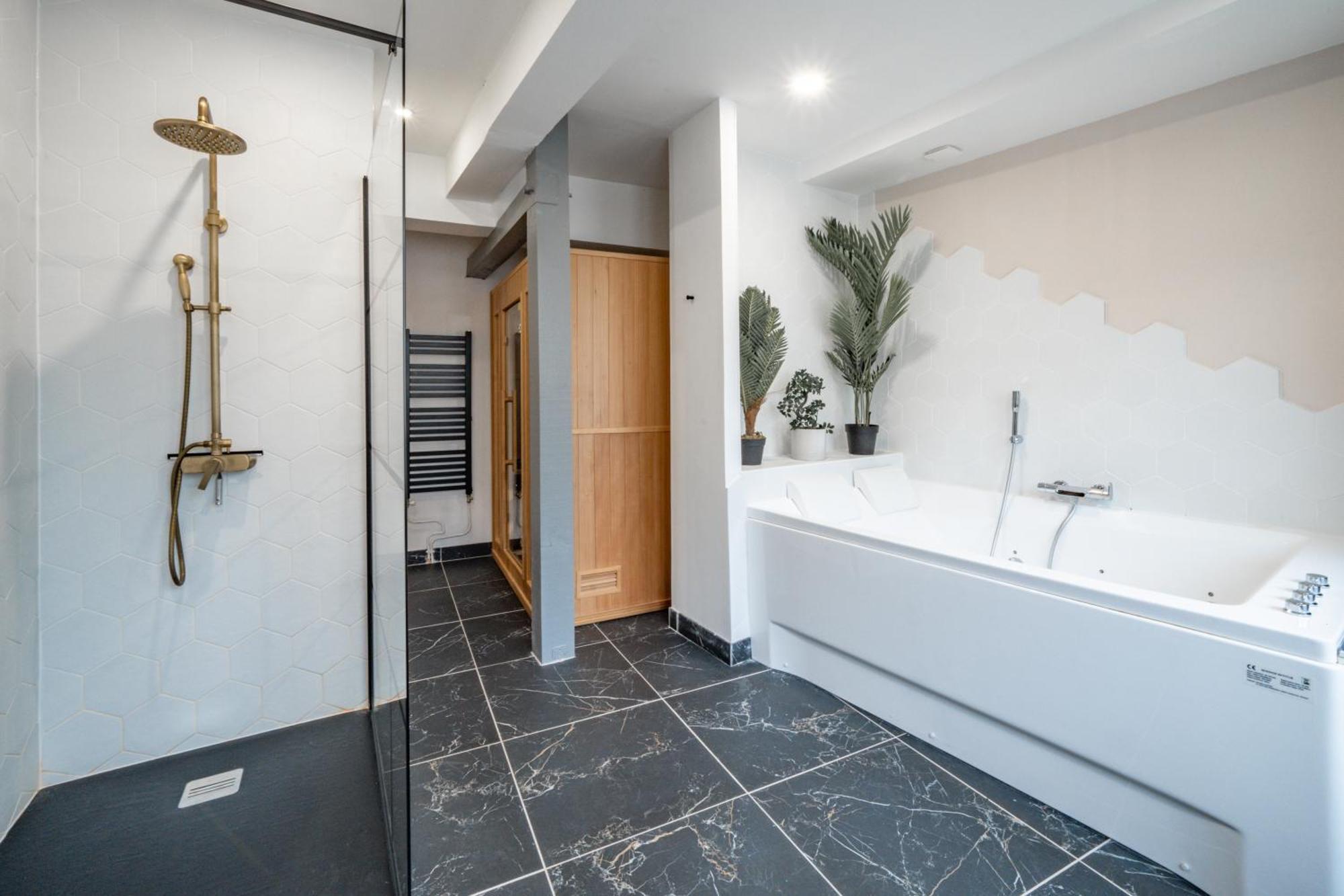 L'Evasion Amboise, Sauna Jacuzzi Екстер'єр фото